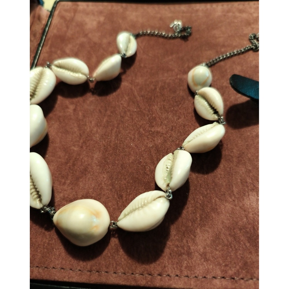 Vintage Cowrie Shell Necklace Bohemian Beach Coastal Silver Tone Chain Cream